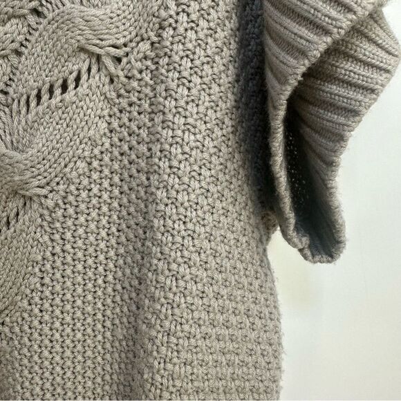 Trina Turk 100% Merino Wool Size Med Cozy Taupe Turtleneck S/S Chunky Sweater - Picture 3 of 12